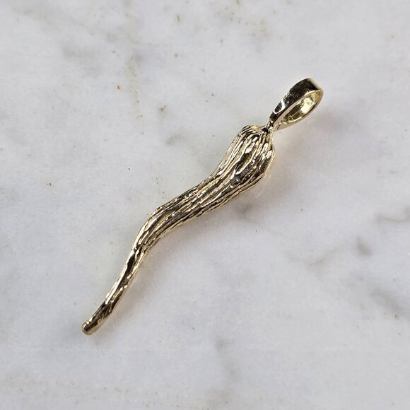 Mens 10k Yellow Gold Italian Horn Pendant 3.2g E4251